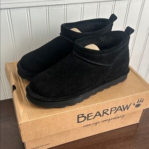 BearPaw Black Shorty Boots Womens Size 7 NWB
